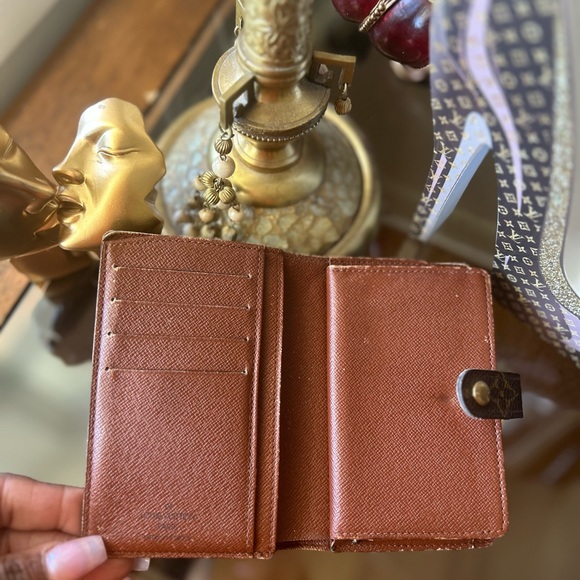Louis Vuitton Monogram Porte Kisslock Bifold Wallet - Picture 6 of 15